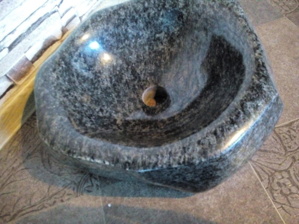 Изготовление раковин из природного камня.