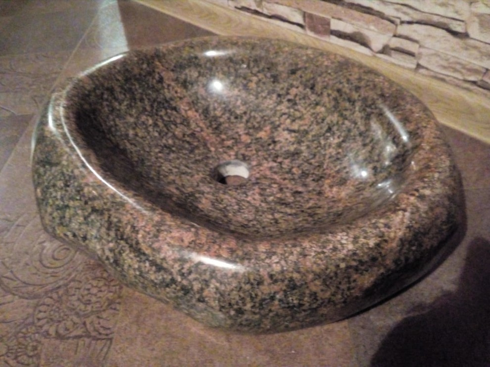 Изготовление раковин из природного камня.