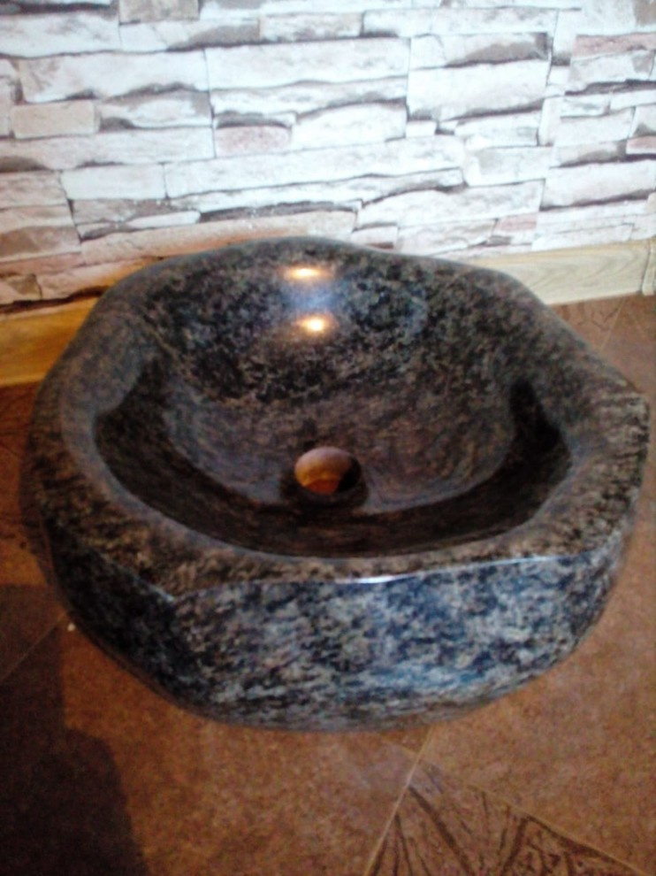 Изготовление раковин из природного камня.