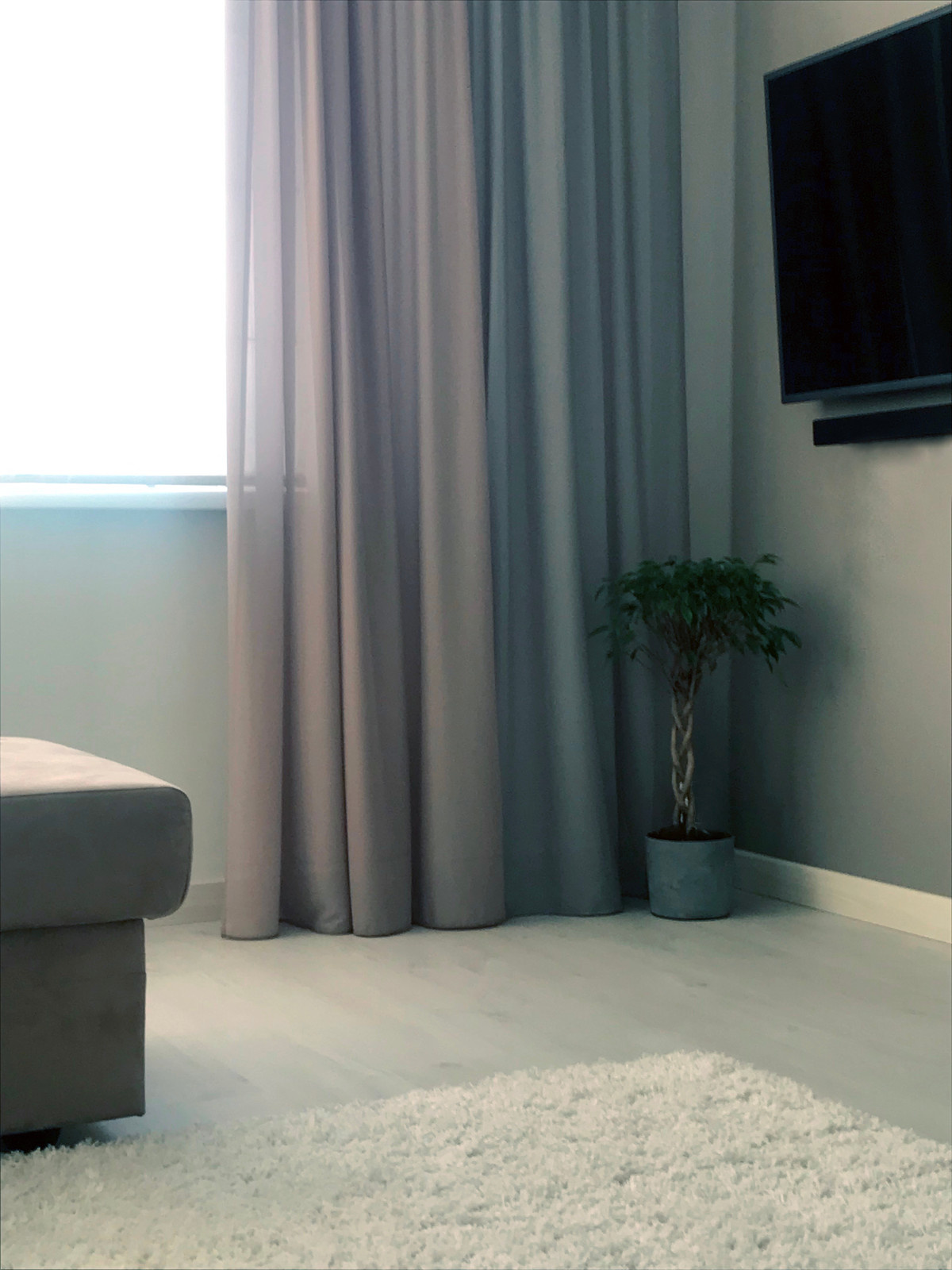 Однокомнатная белая студия