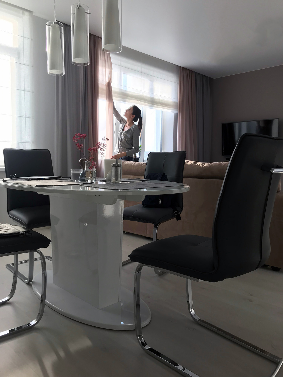 Однокомнатная белая студия