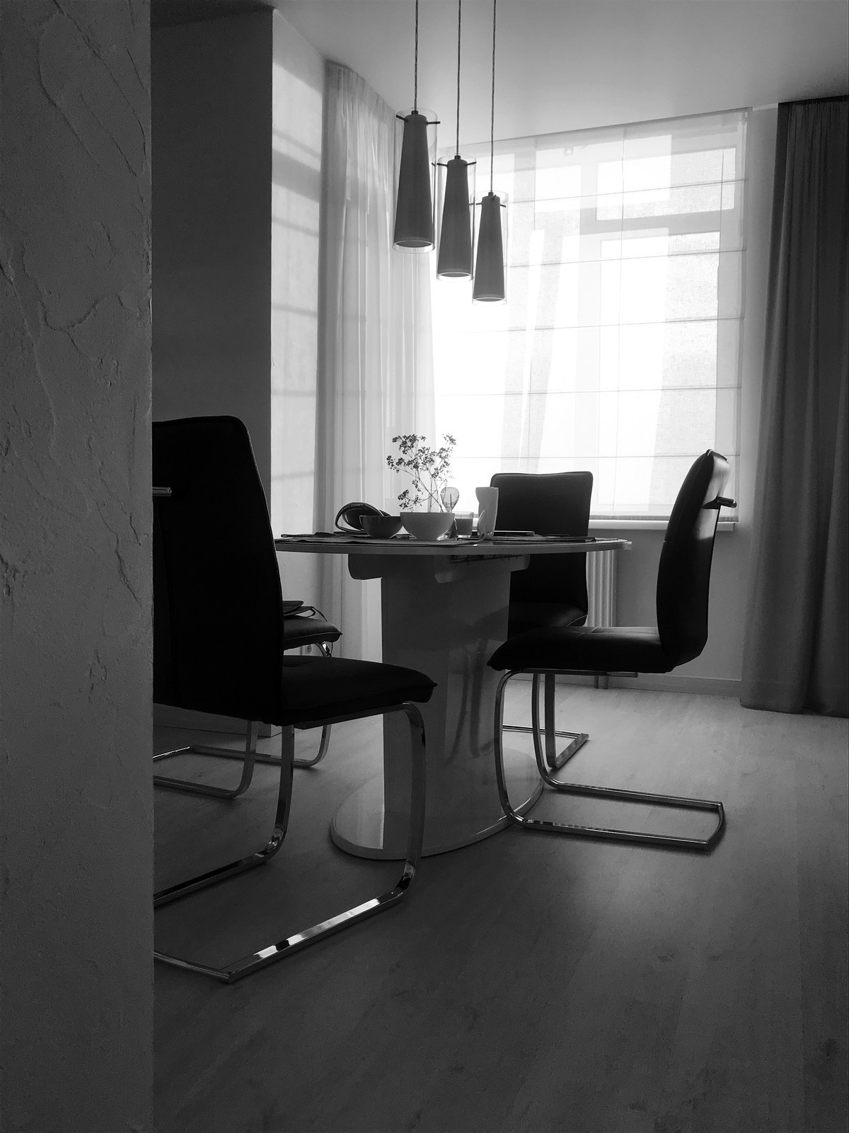 Однокомнатная белая студия