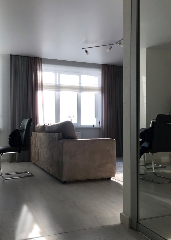 Однокомнатная белая студия