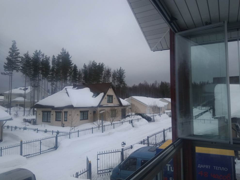 Остекление конструкциями LUMON балкона в частном доме