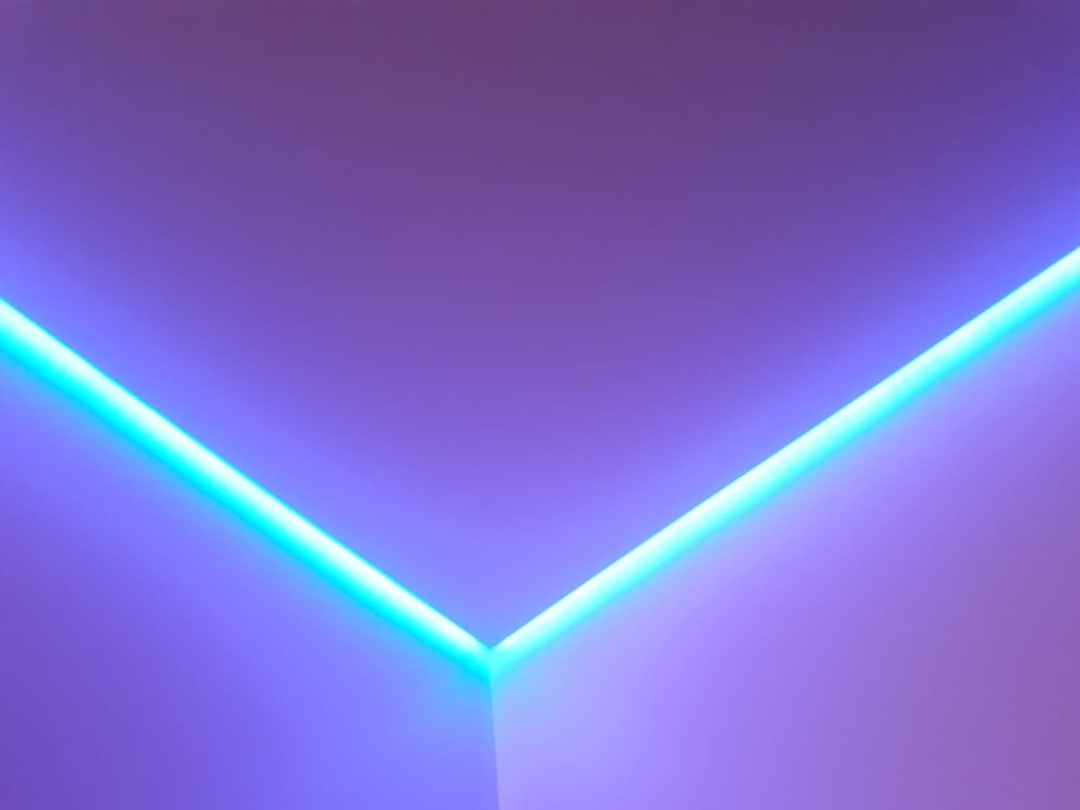 Обложка проекта: "Парящие" натяжные потолки в гостиной, спальне и коридоре