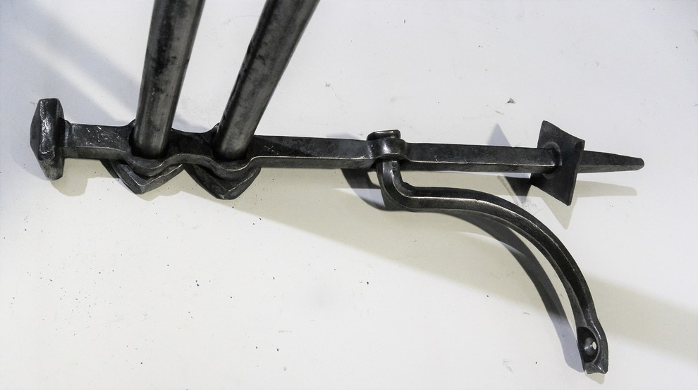 Обложка проекта: Кованные консоли для штор