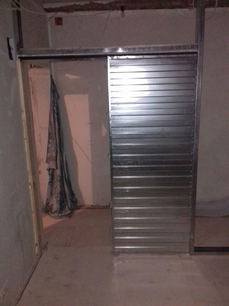 Пенал (кассета) для раздвижной двери.