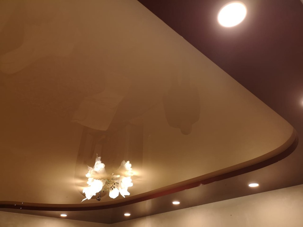Обложка проекта: Двухуровневый глянцевый натяжной потолок