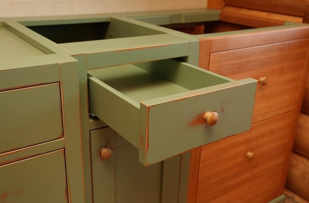 Кухня из массива ольхи в прованском стиле