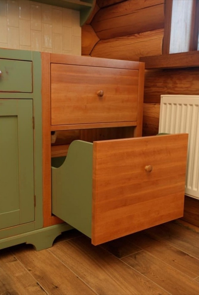 Кухня из массива ольхи в прованском стиле