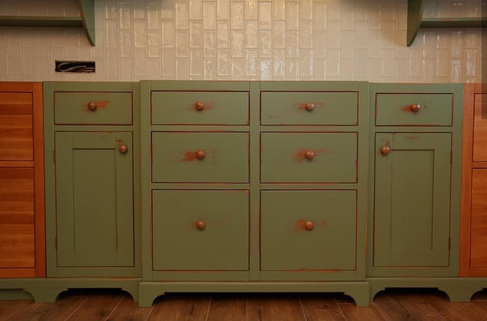 Кухня из массива ольхи в прованском стиле