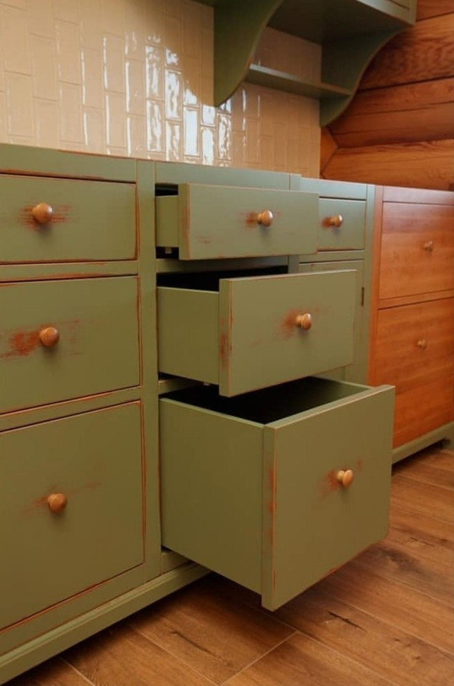 Кухня из массива ольхи в прованском стиле