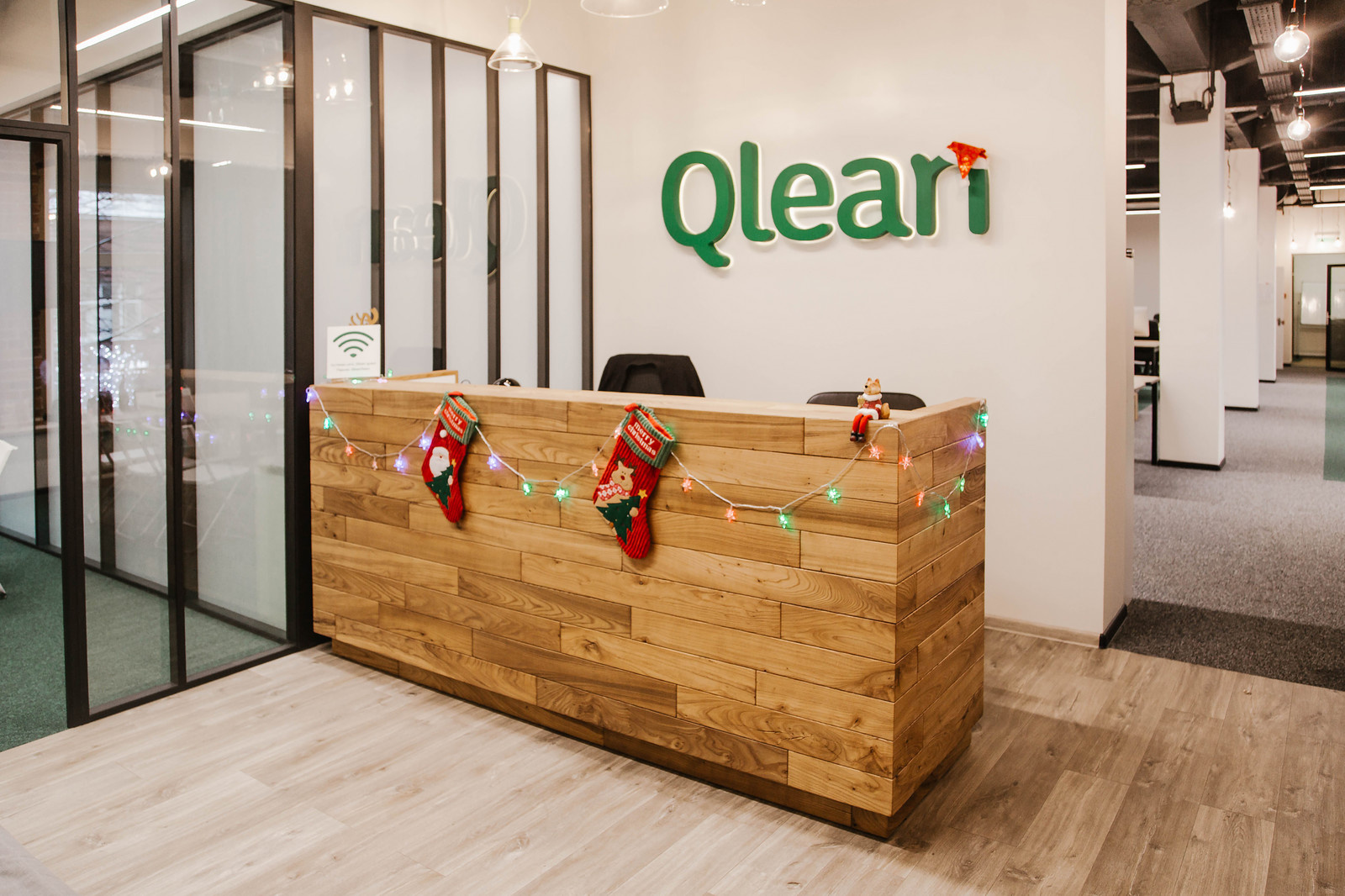 Стойка респшн для компании Qlean.ru