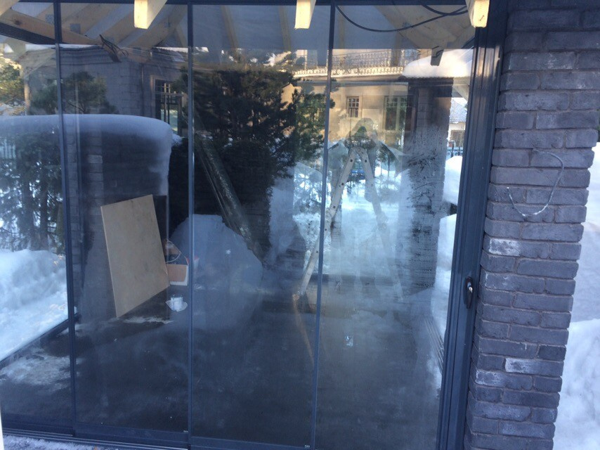 Панорамное остекление сигарного домика (Солнечное)