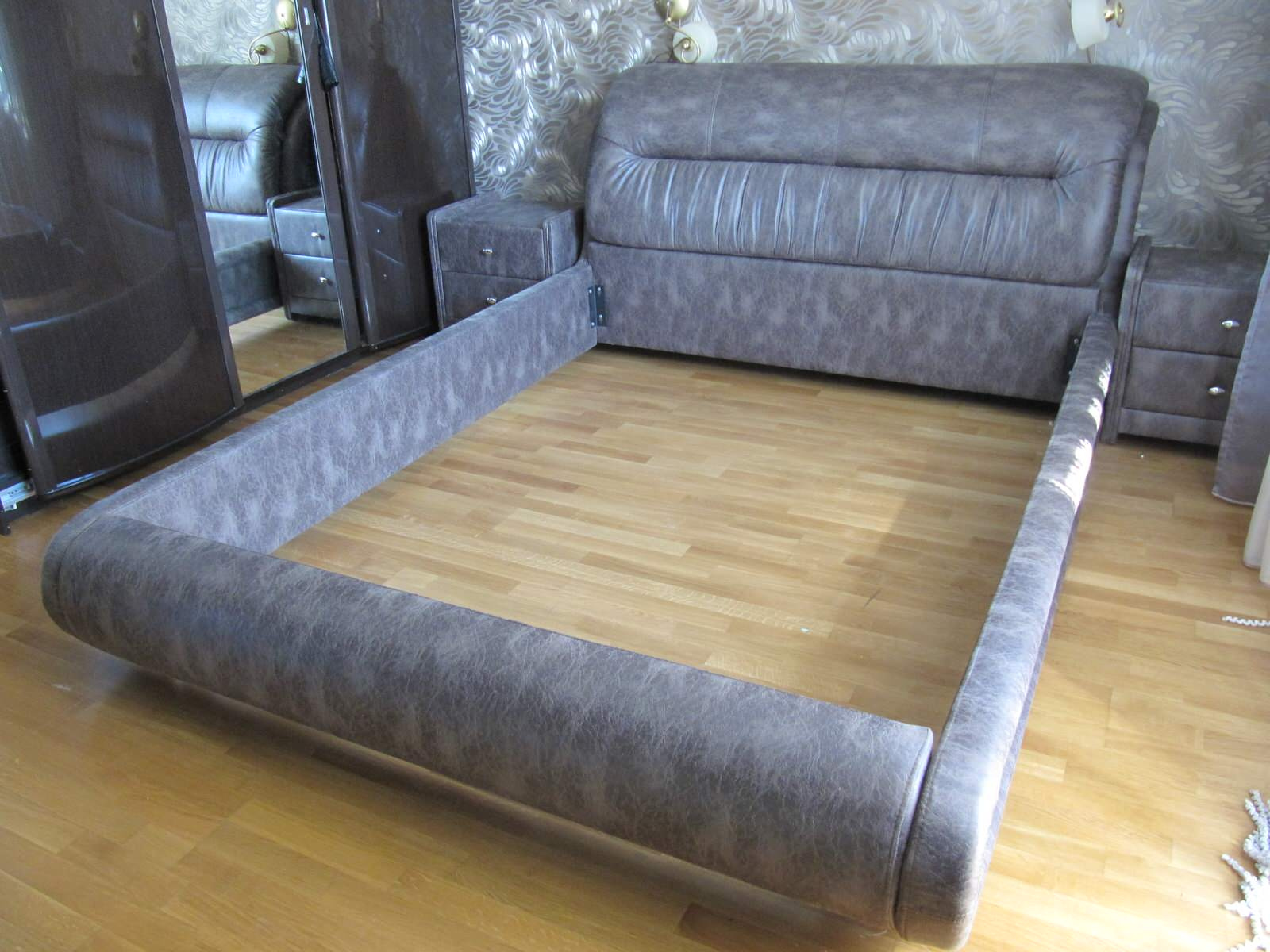 Перетяжка кровати и прикроватных тумбочек