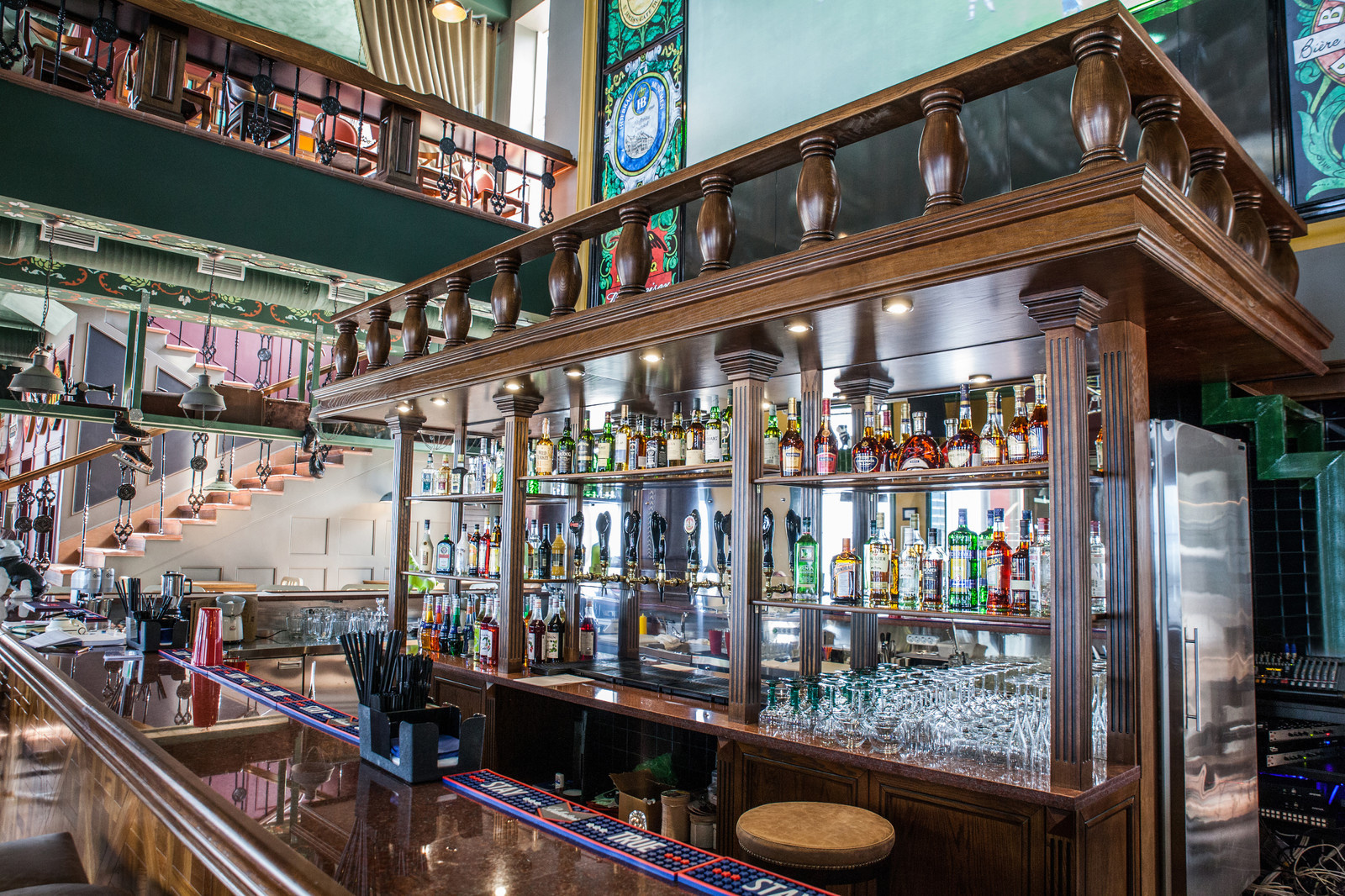 Гастропаб Конь & Дельфин