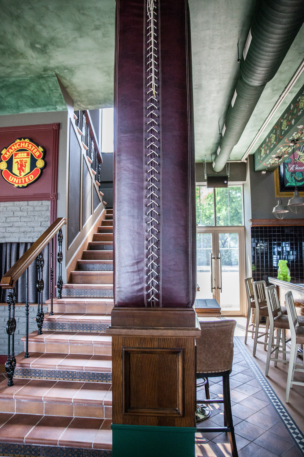 Гастропаб Конь & Дельфин