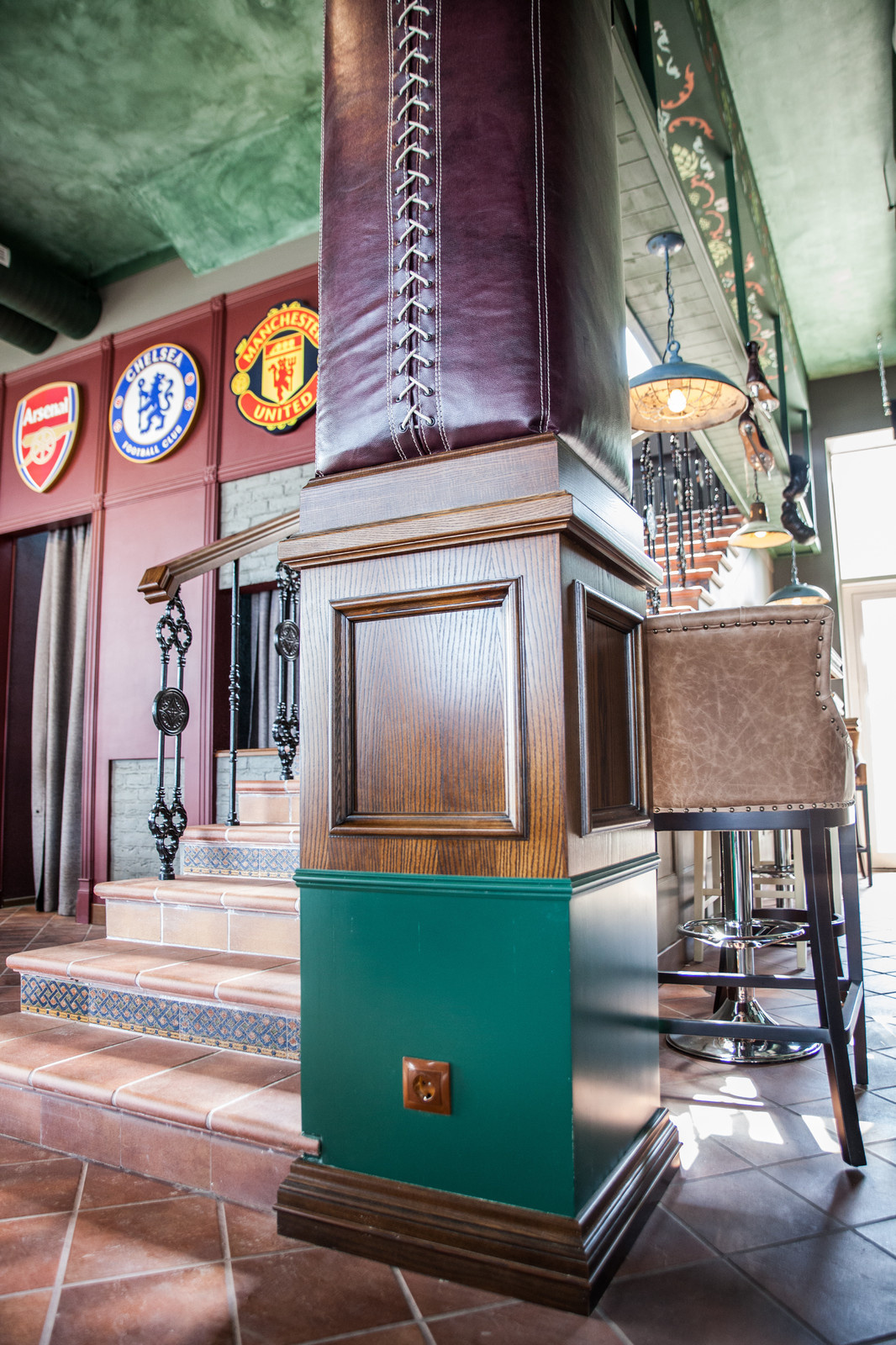 Гастропаб Конь & Дельфин