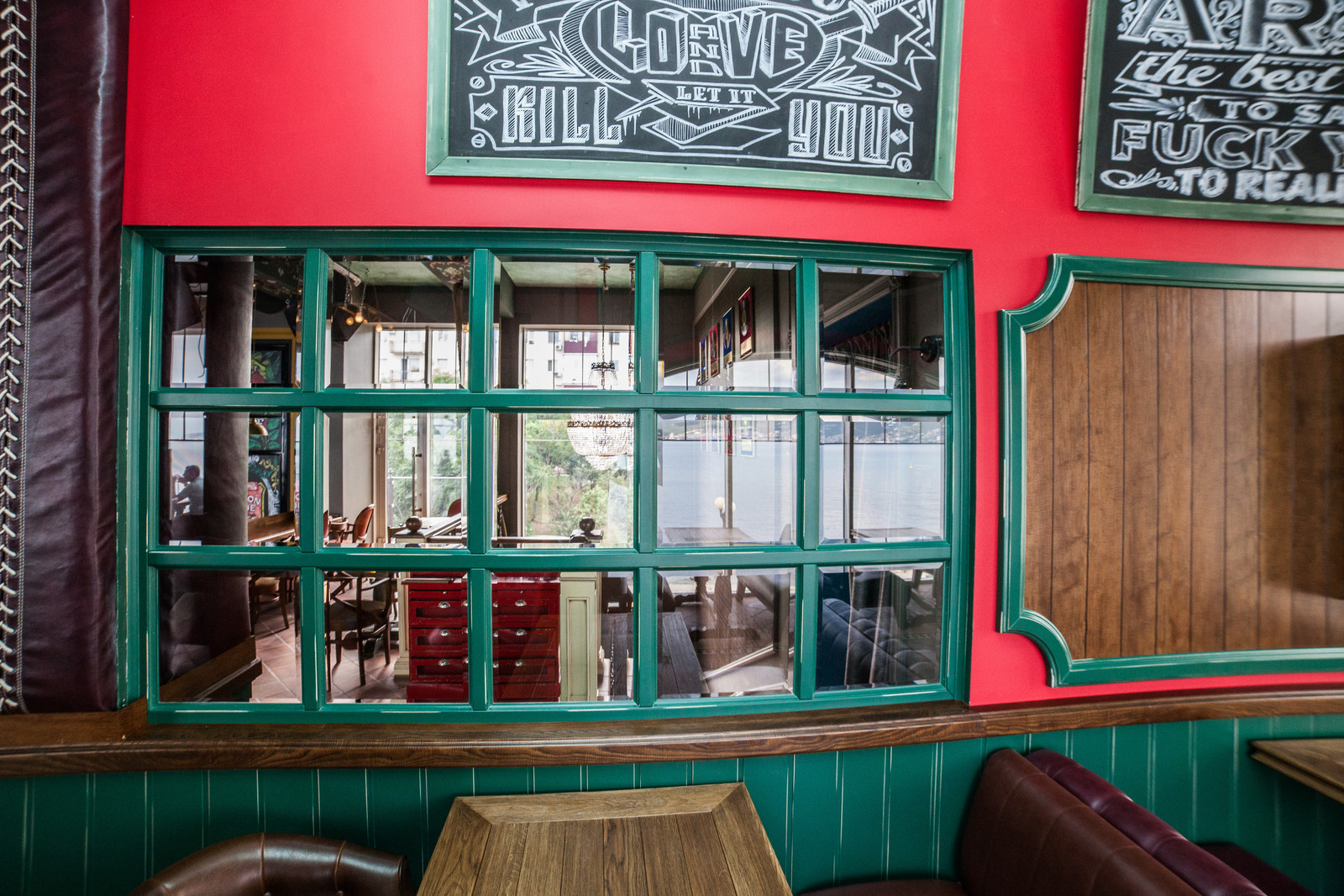 Гастропаб Конь & Дельфин