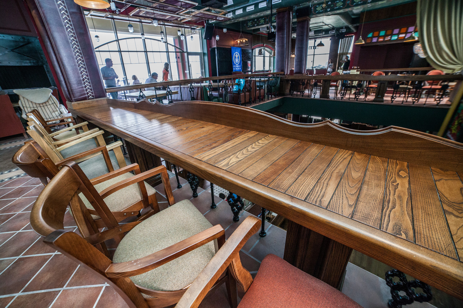 Гастропаб Конь & Дельфин