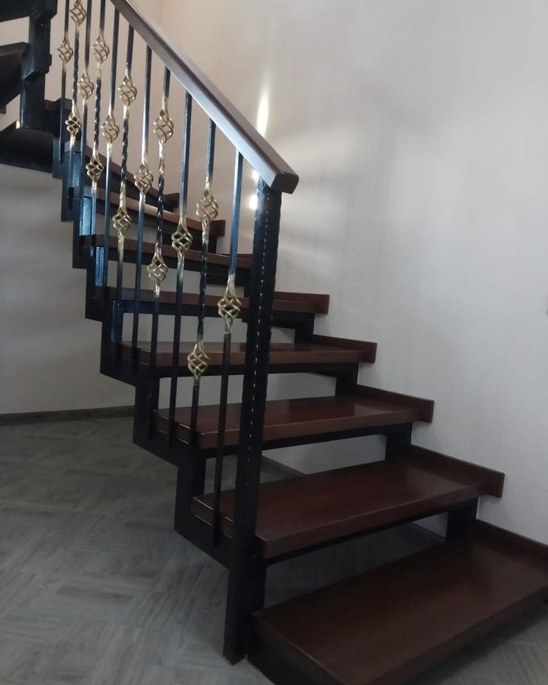 Металлическая лестница п. Бобровский