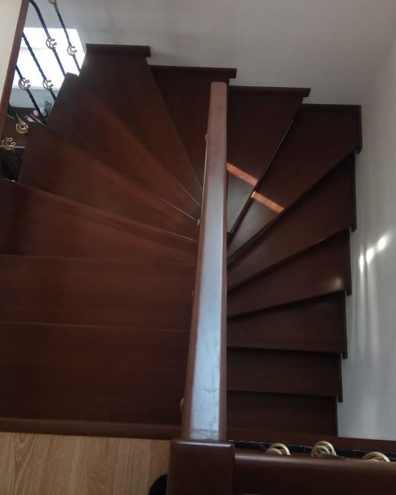 Металлическая лестница п. Бобровский