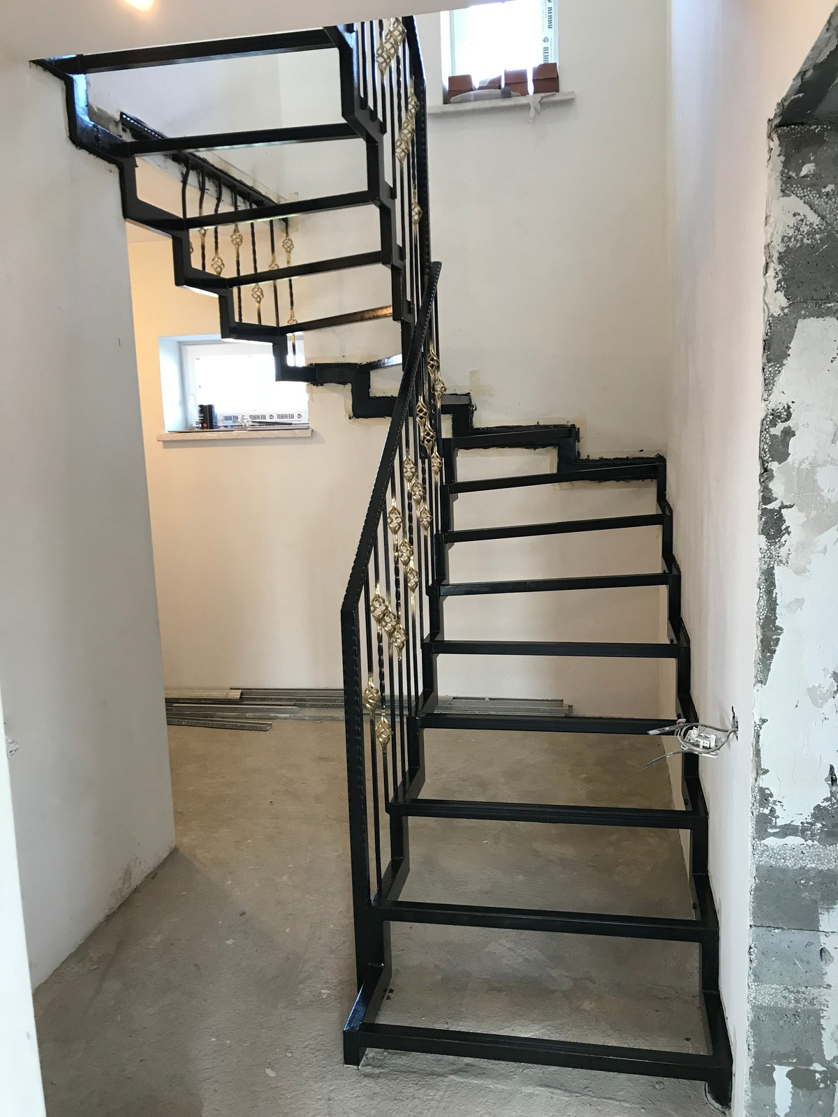 Металлическая лестница п. Бобровский