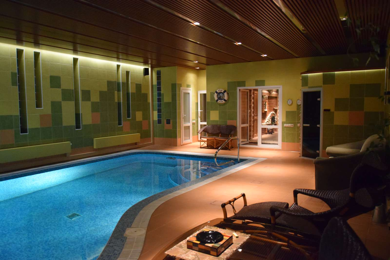 Интерьерный светодизайн частного SPA & Wellness комплекса. Освещение бассейна.