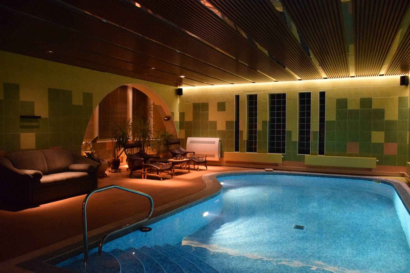 Интерьерный светодизайн частного SPA & Wellness комплекса. Освещение бассейна.