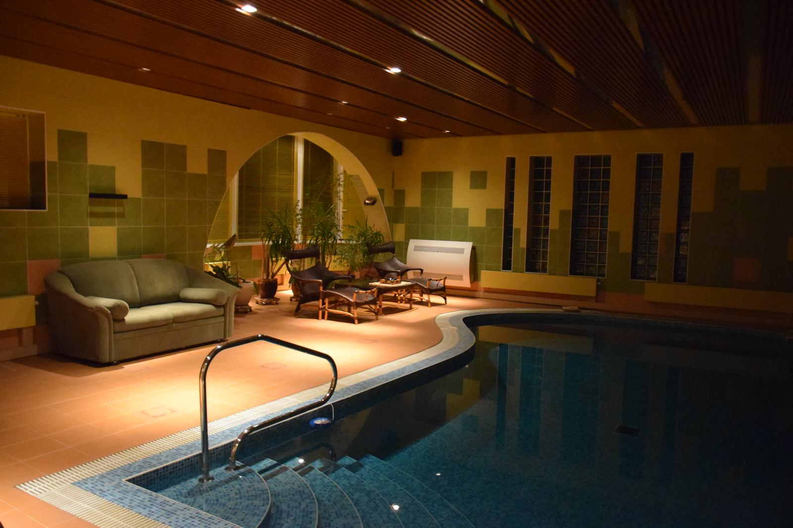 Интерьерный светодизайн частного SPA & Wellness комплекса. Освещение бассейна.