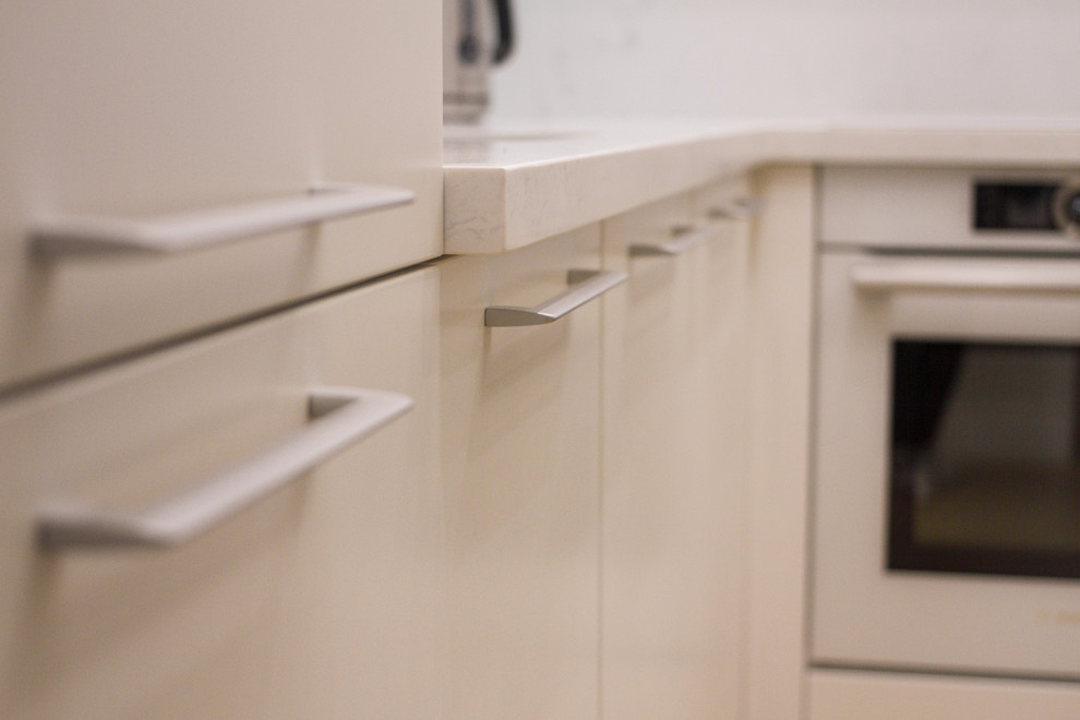 Кухня в стиле хай-тек