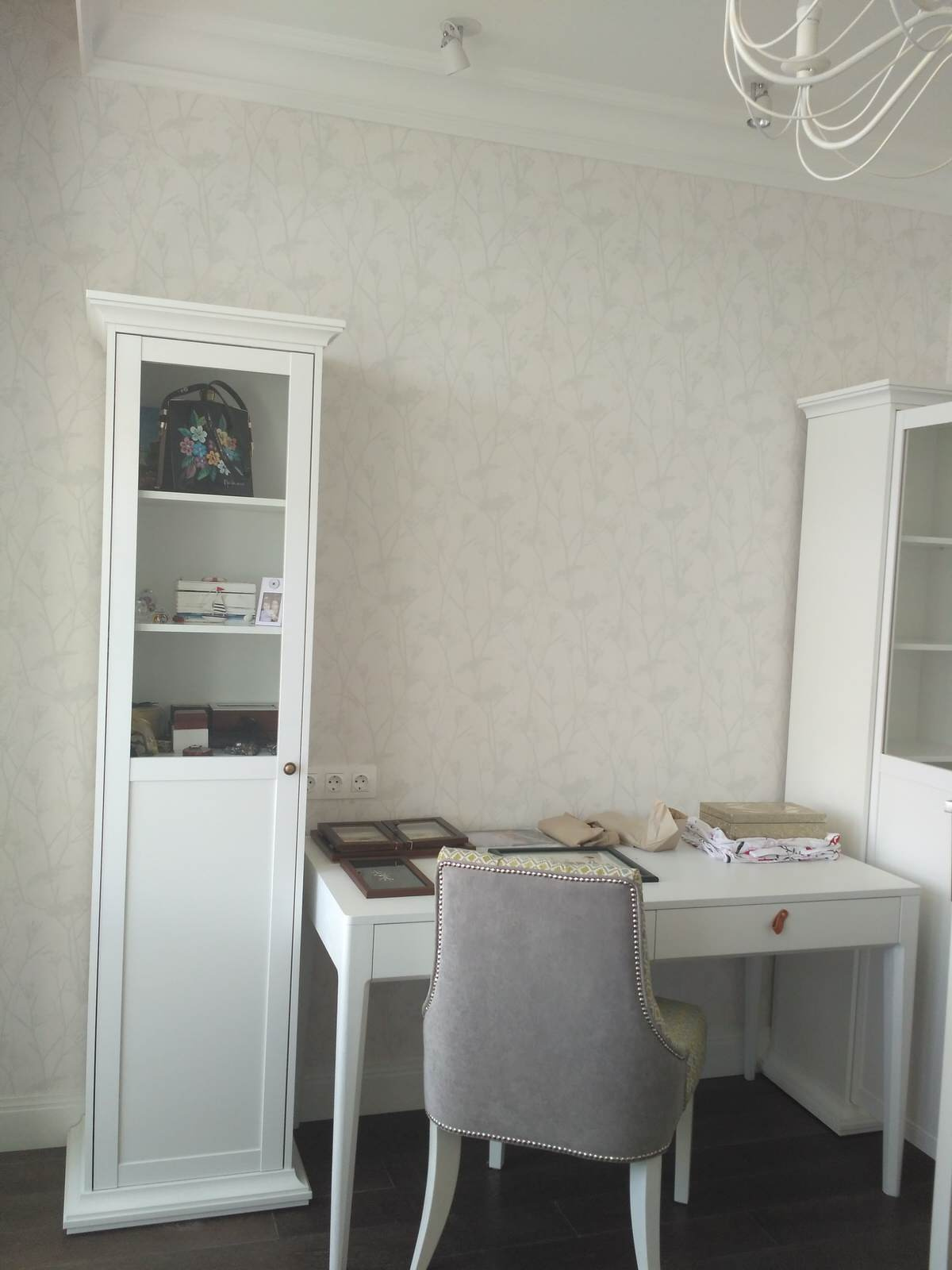 Классика и красный холодильник