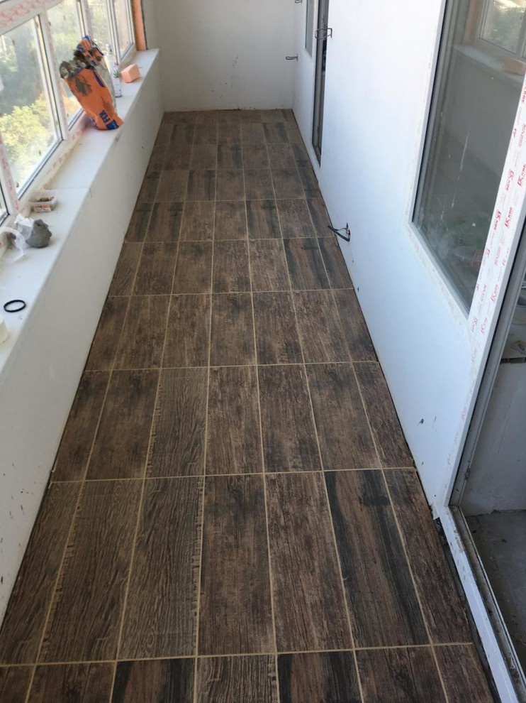 Процесс укладки плитки