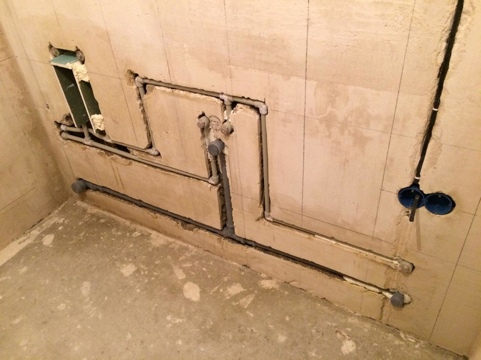 Процесс укладки плитки