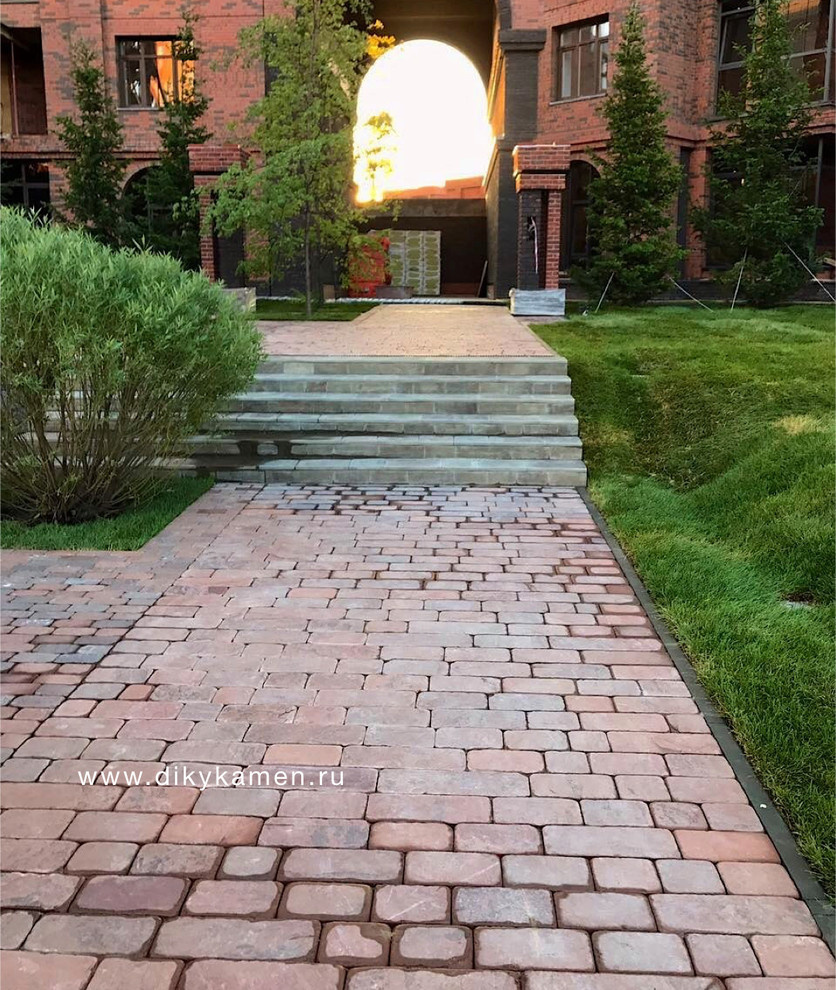 Поставка брусчатки из камня в объеме 6000м2