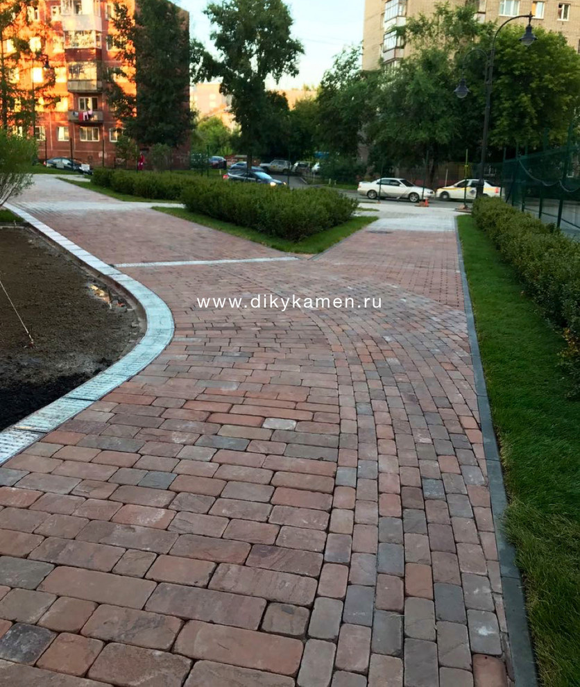 Поставка брусчатки из камня в объеме 6000м2