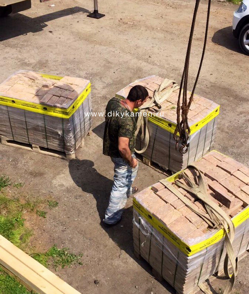 Поставка брусчатки из камня в объеме 6000м2
