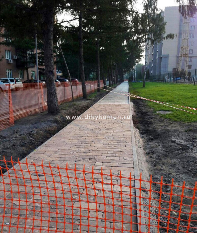 Поставка брусчатки из камня в объеме 6000м2