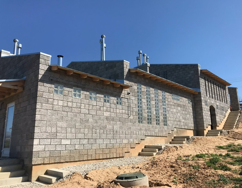 Южный фасад.Вход в котельную