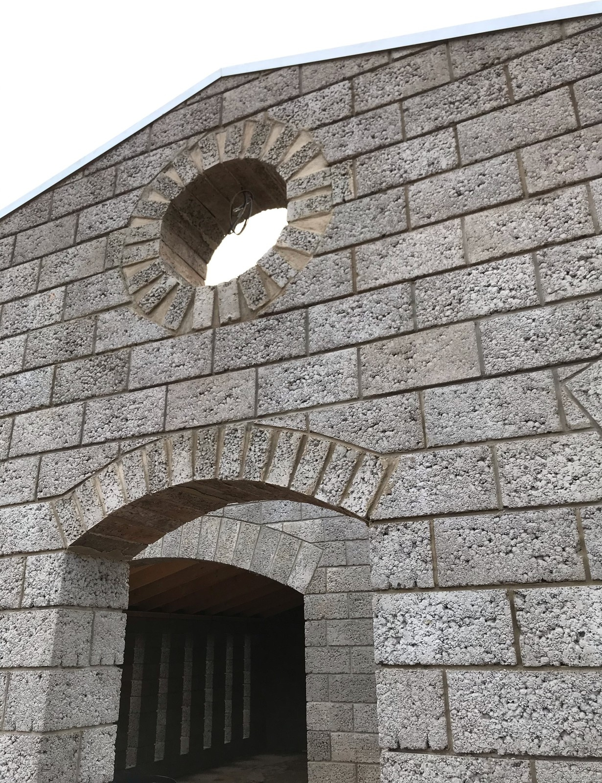 Дом на склоне