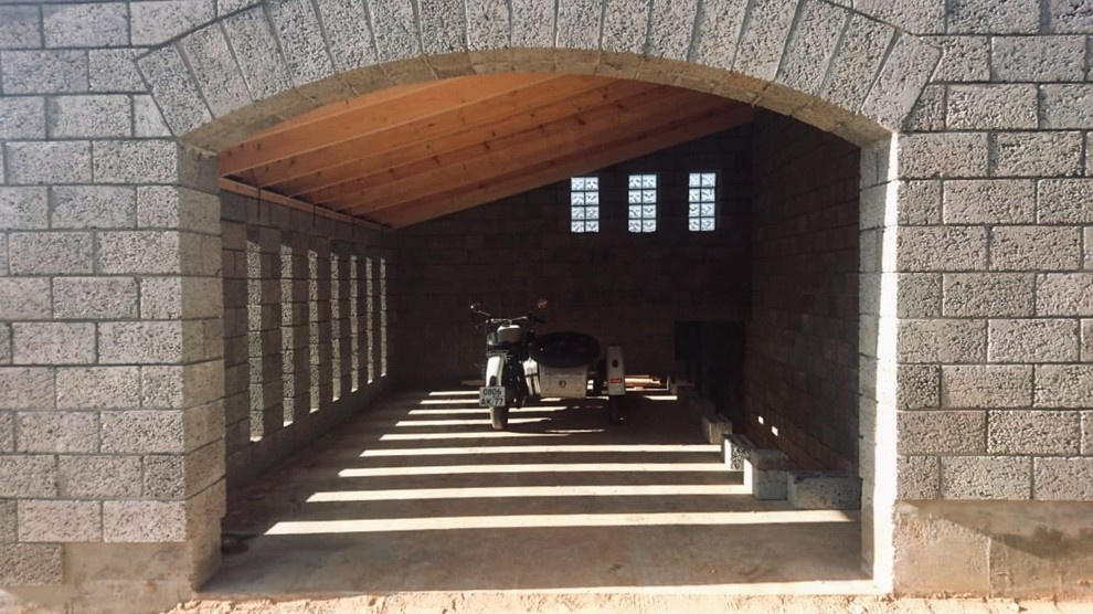 Дом на склоне