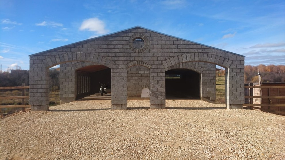 Обложка проекта: Дом на склоне