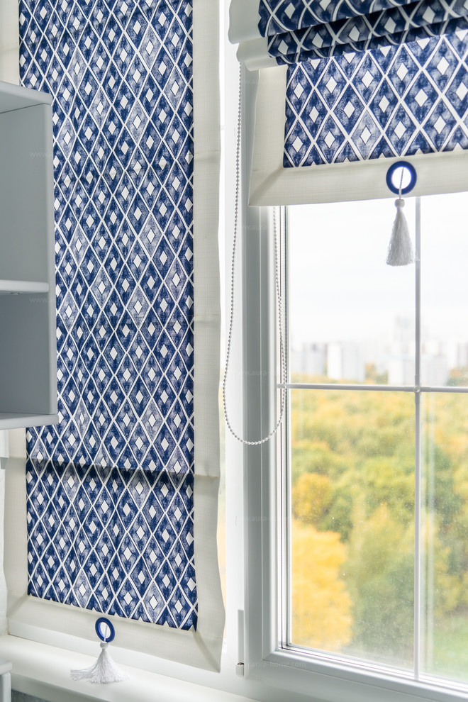 Обложка проекта: Балкон с римскими шторами в детской.