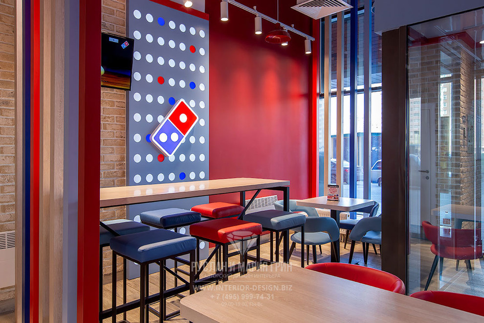 Дизайн интерьера пиццерии Domino’s Pizza