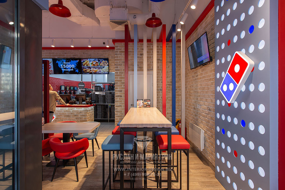 Дизайн интерьера пиццерии Domino’s Pizza