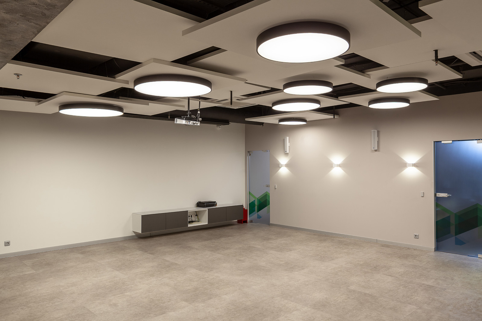 Офис 1800 квадратных метров