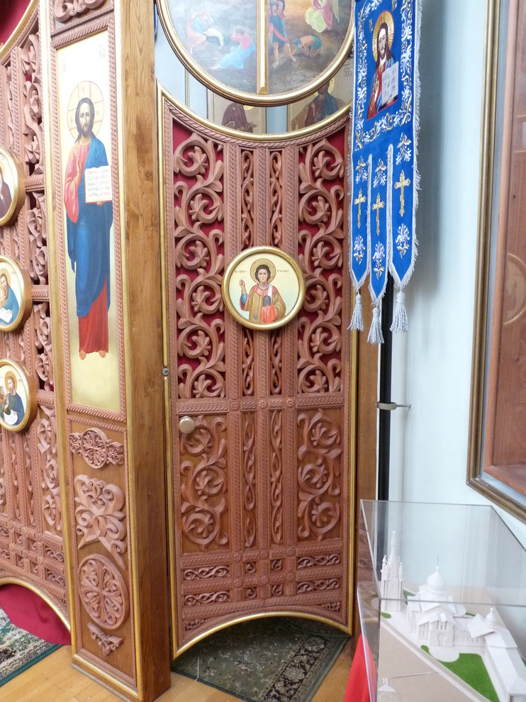 Резной иконостас