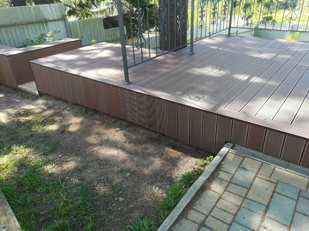 Террасная система у загородного дома