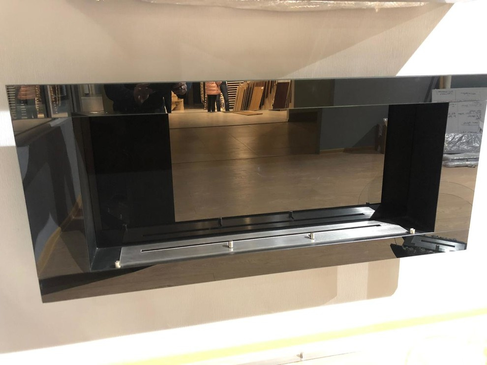 Биокамин с рамками из стемалита.