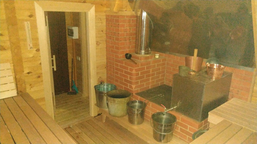Правильная баня в классической отделке из дерева